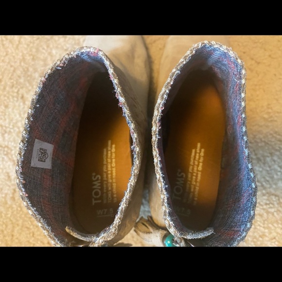 Tom’s booties - Picture 6 of 6